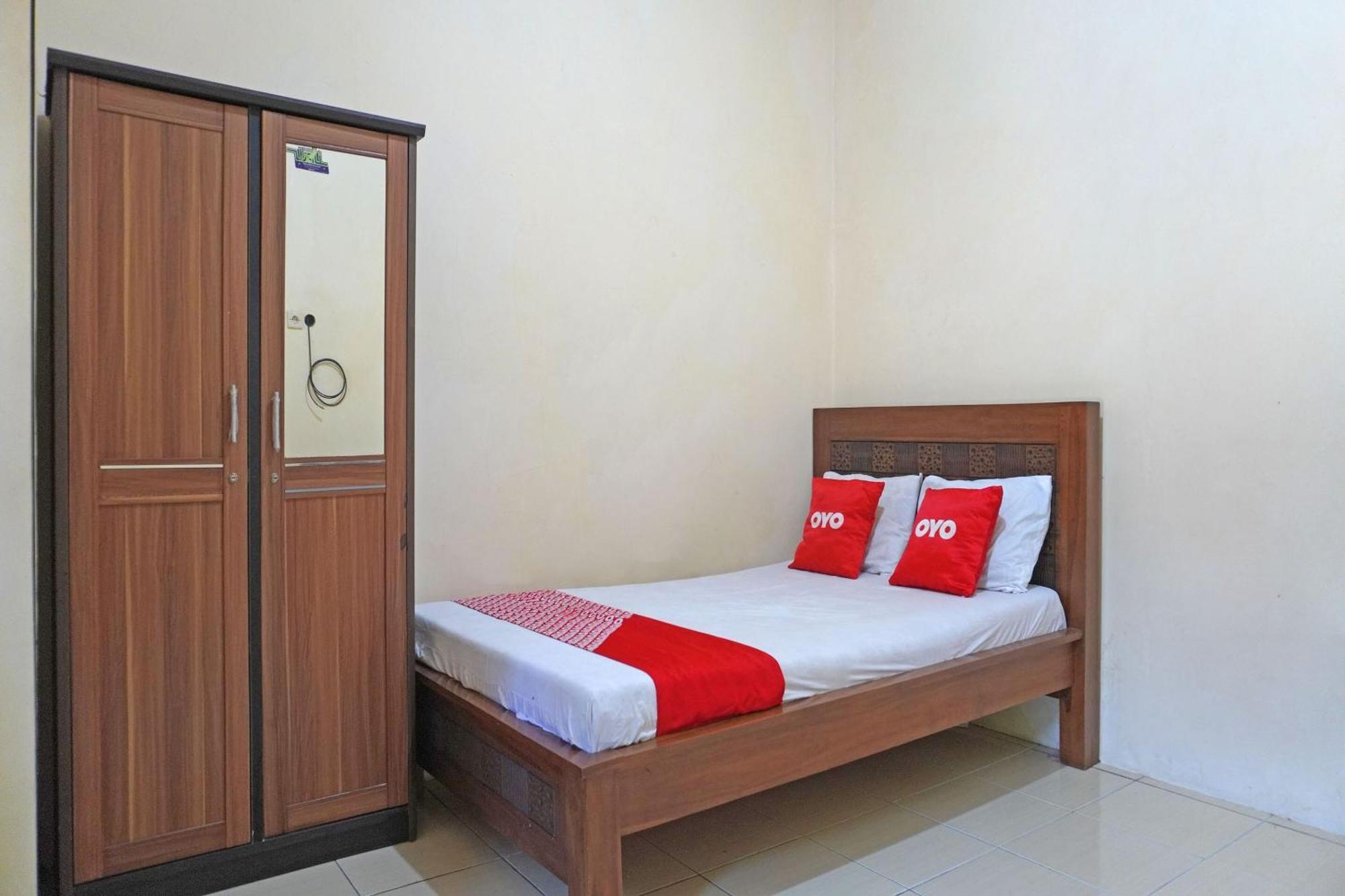 Oyo 91762 Green Home Stay Syariah Purwakarta Kültér fotó