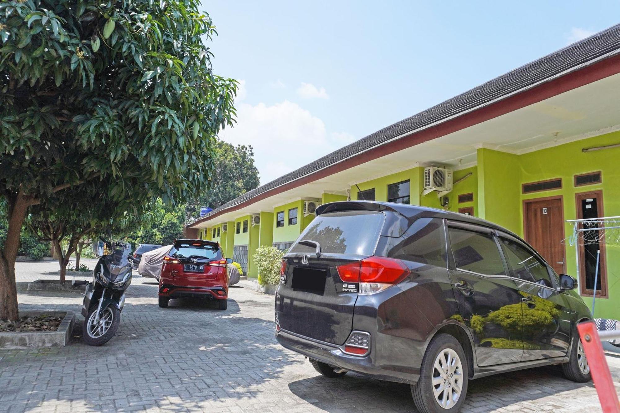 Oyo 91762 Green Home Stay Syariah Purwakarta Kültér fotó