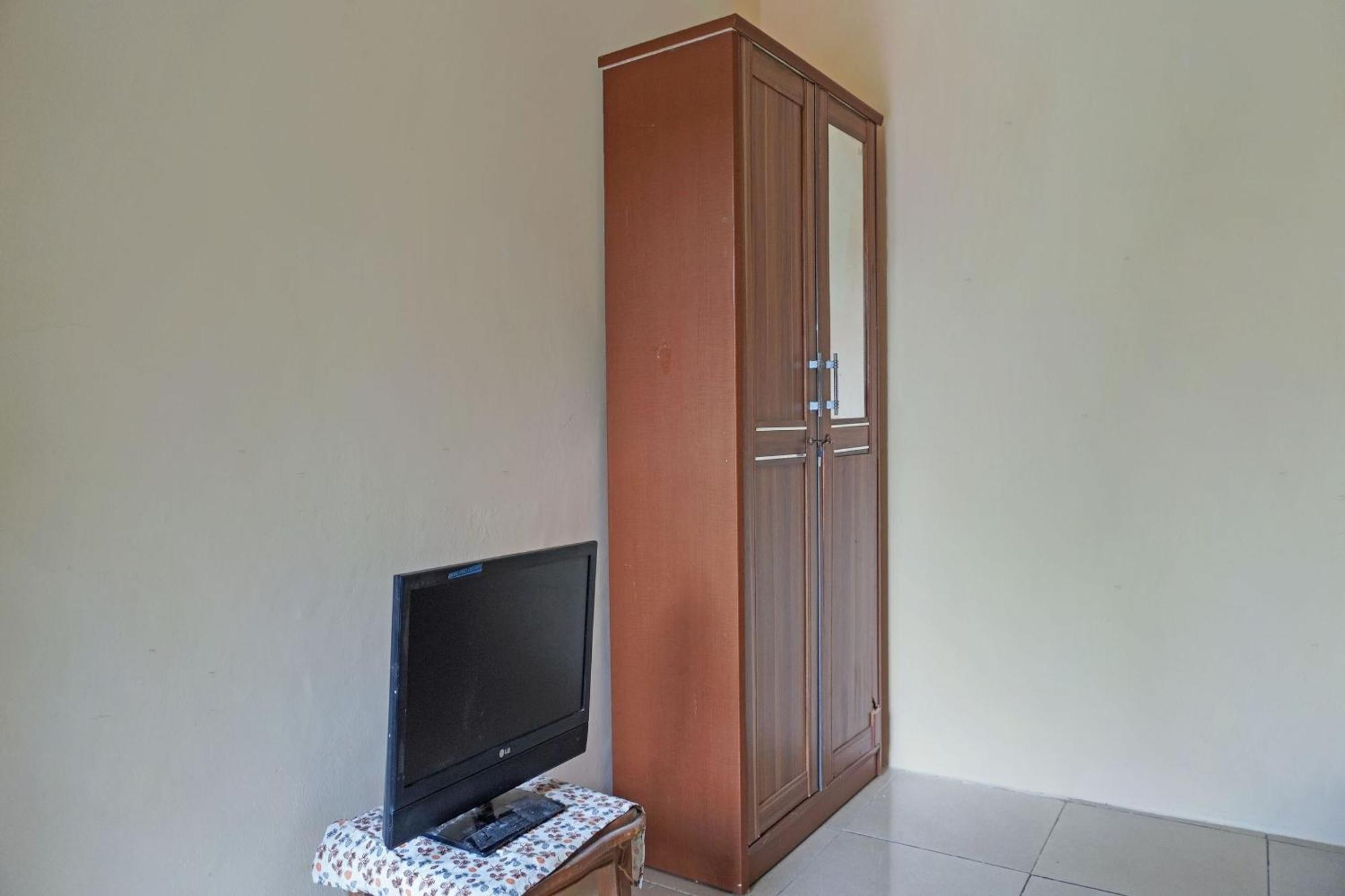Oyo 91762 Green Home Stay Syariah Purwakarta Kültér fotó