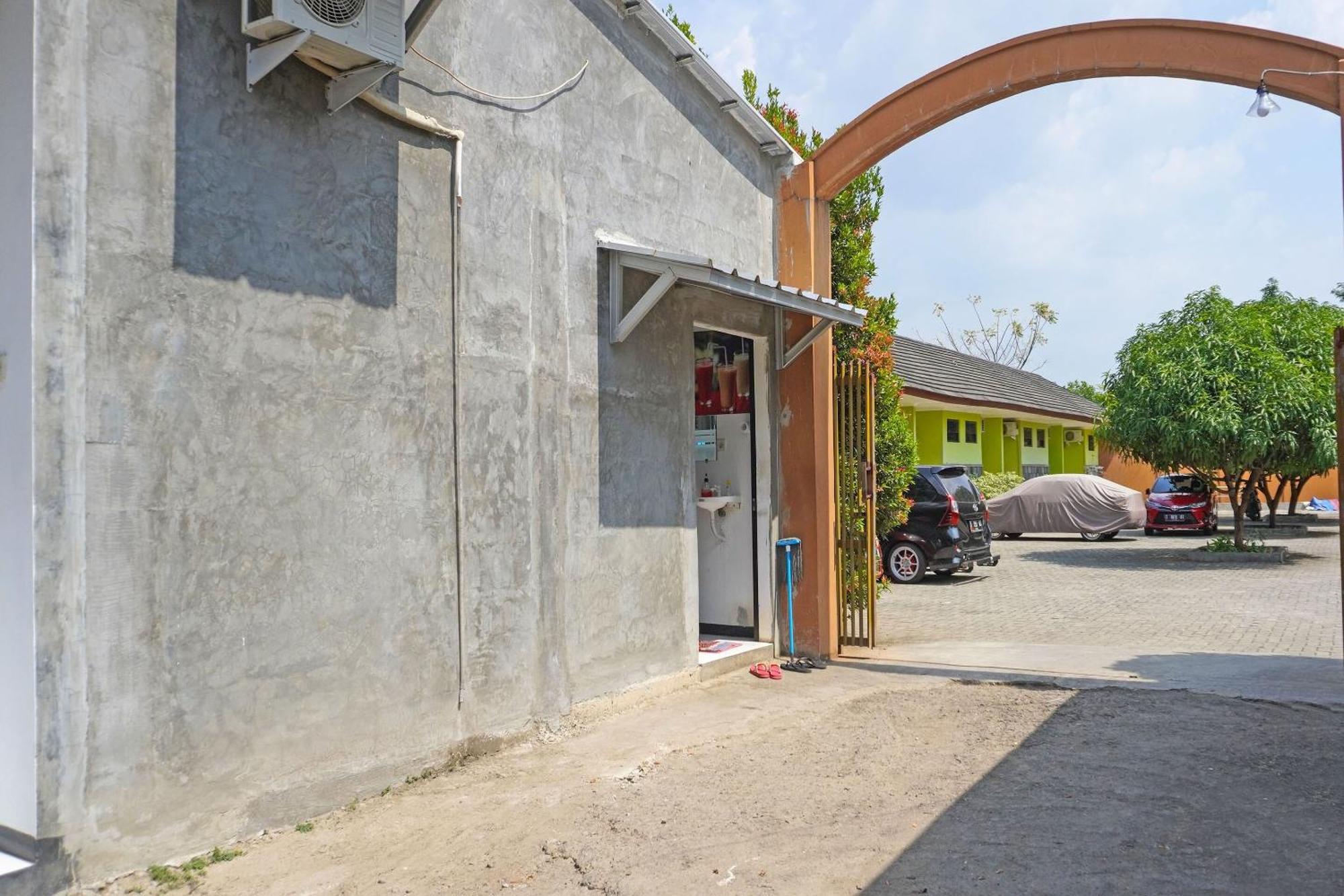 Oyo 91762 Green Home Stay Syariah Purwakarta Kültér fotó